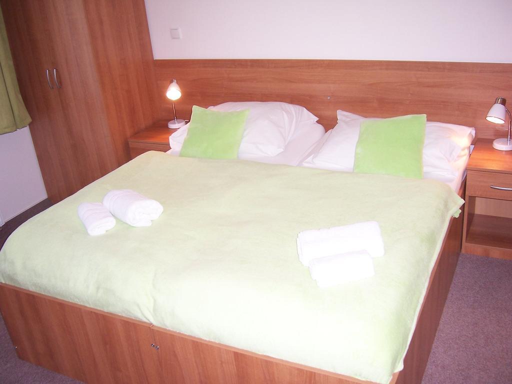 Jecminek Cervena Voda