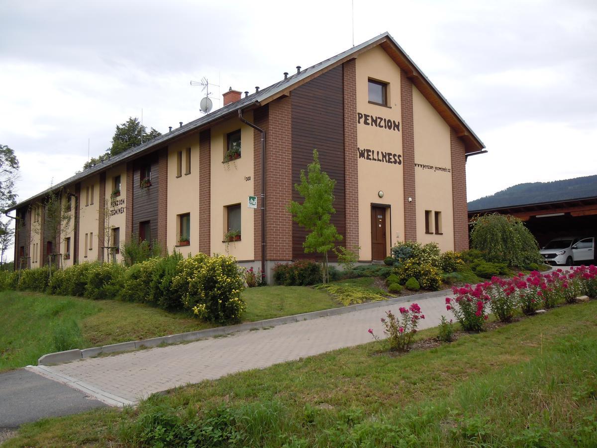 Jecminek * Cervena Voda